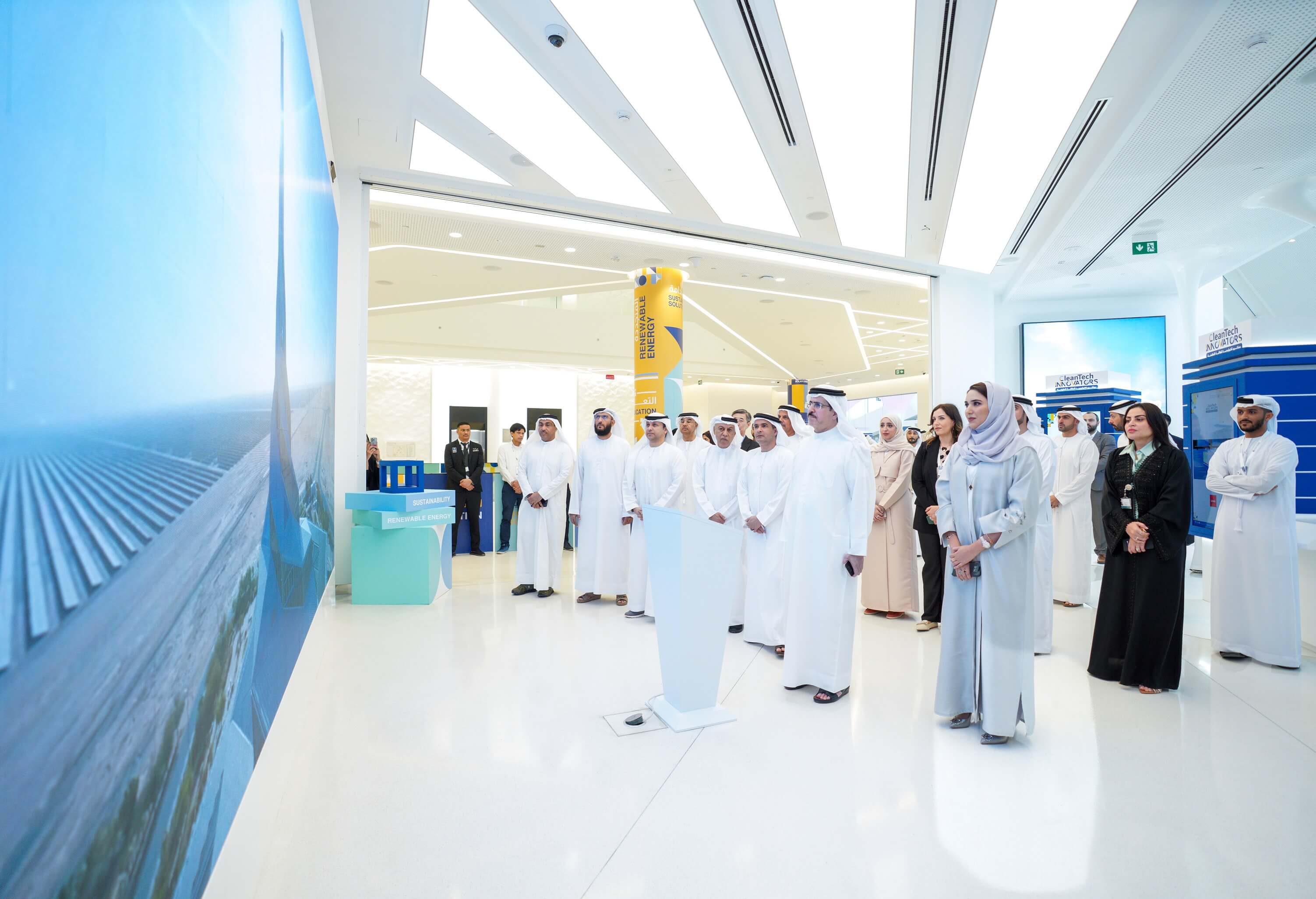 بالتزامن مع "الإمارات تبتكر" معالي العضو المنتدب الرئيس التنفيذي لهيئة كهرباء ومياه دبي يفتتح فعالية "مبتكرو تكنولوجيا الطاقة النظيفة" بالتزامن مع "الإمارات تبتكر" معالي العضو المنتدب الرئيس التنفيذي لهيئة كهرباء ومياه دبي يفتتح فعالية "مبتكرو تكنولوجيا الطاقة النظيفة"